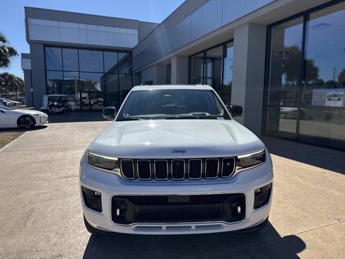 Used 2023 Jeep Grand Cherokee L Overland w/ Advanced Protech Group III image 8