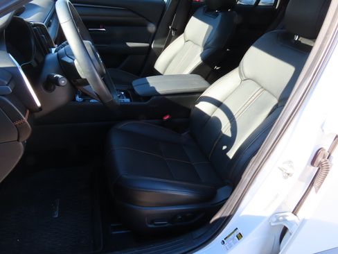 Certified 2025 MAZDA CX-50 AWD 2.5 S w/ Accent Package image 39