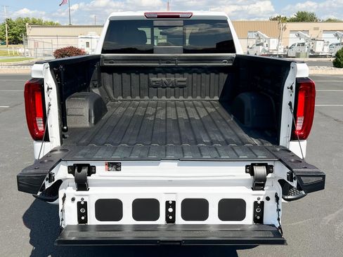 Used 2024 GMC Sierra 1500 AT4 image 11
