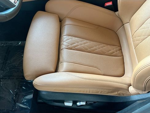 Used 2023 BMW 540i w/ M Sport Package image 19