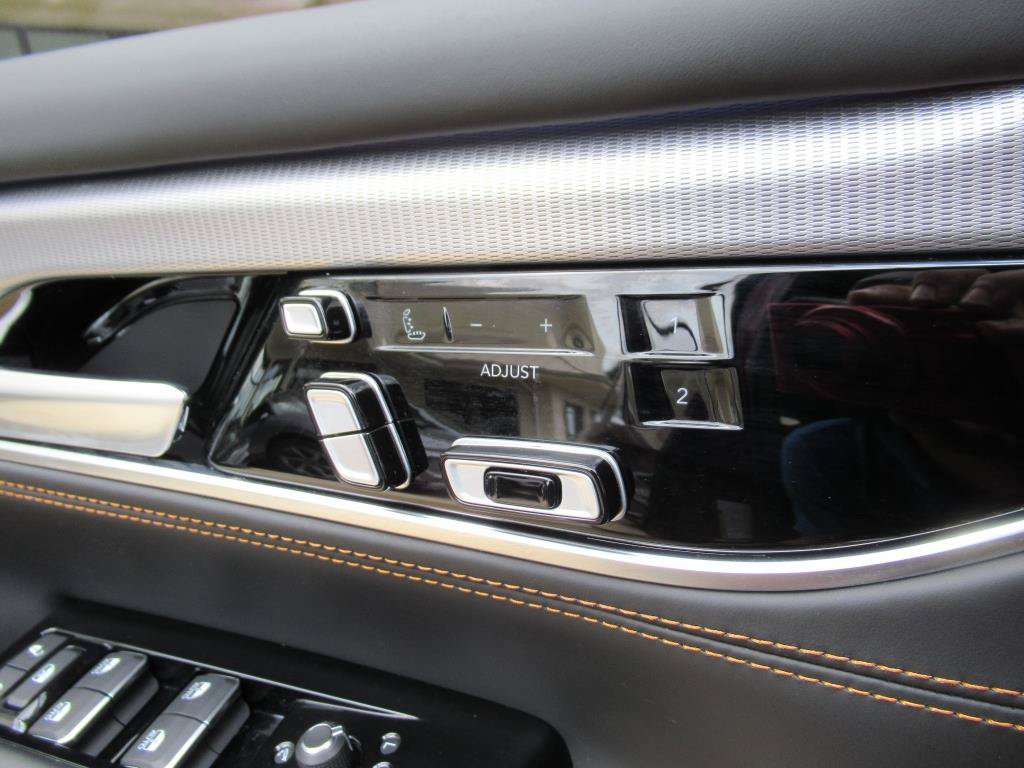 Used 2023 Jeep Grand Wagoneer Series III AWD/4WD image 27