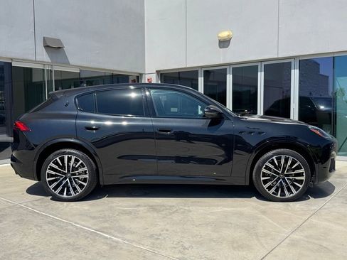 Used 2025 Maserati Grecale Modena AWD/4WD image 9