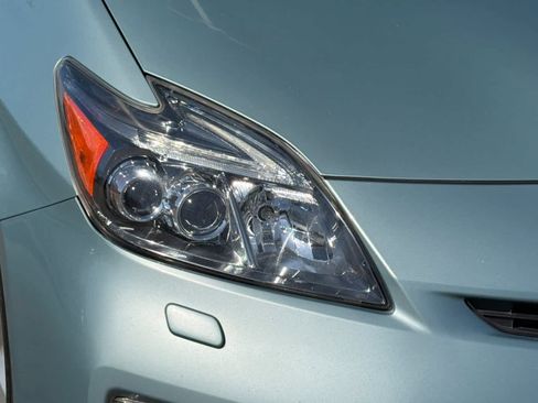 Used 2015 Toyota Prius Five FWD image 17