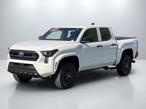 Used 2024 Toyota Tacoma SR image 5