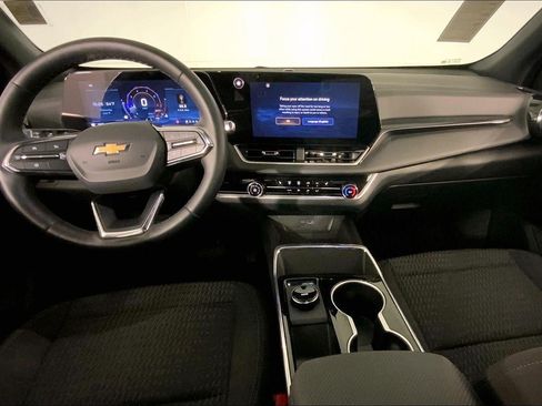 Used 2026 Chevrolet Equinox LT FWD image 16