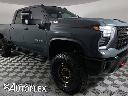 Used 2026 Chevrolet Silverado 2500 ZR2 AWD/4WD image 3