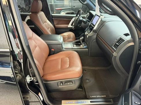 Used 2019 Toyota Land Cruiser AWD/4WD image 32
