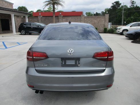 Used 2016 Volkswagen Jetta SE FWD image 11