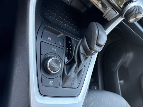 Used 2023 Toyota RAV4 XLE AWD/4WD image 31