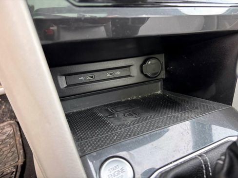 Used 2022 Volkswagen Tiguan SE R-Line image 22