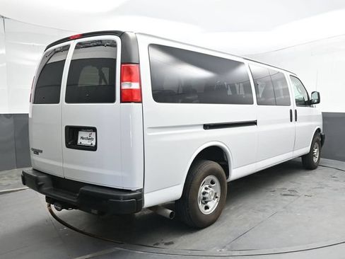 Used 2024 Chevrolet Express 3500 LS RWD image 3