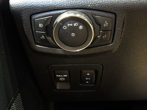 Used 2020 Ford F150 XLT w/ Equipment Group 302A Luxury AWD/4WD image 34