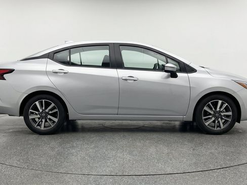 Used 2025 Nissan Versa SV FWD image 9