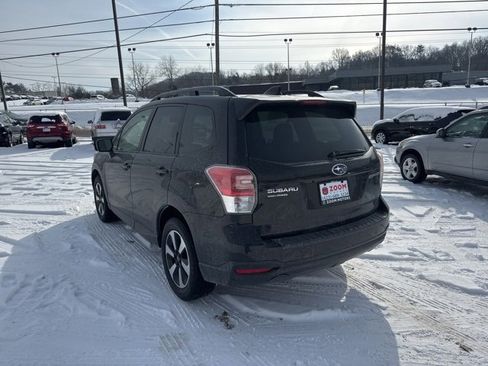 Used 2018 Subaru Forester 2.5i Premium w/ All-Weather Package image 6