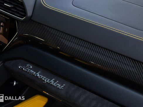 Used 2021 Lamborghini Urus image 36