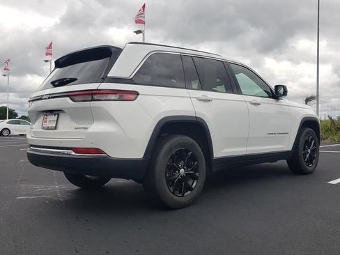 Used 2023 Jeep Grand Cherokee Limited AWD/4WD image 5