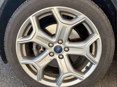 Used 2019 Ford Escape Titanium image 5