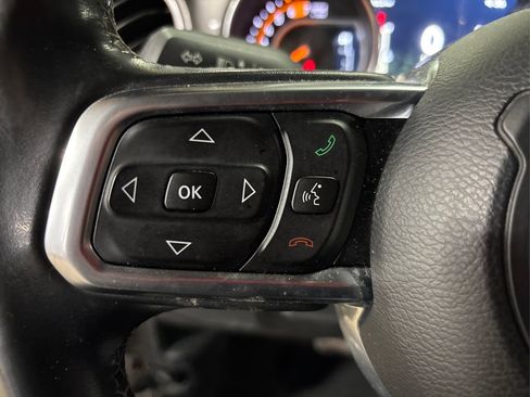 Used 2018 Jeep Wrangler Unlimited Sahara image 36