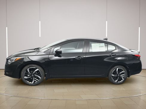Certified 2025 Nissan Versa SR w/ Trunk Package FWD image 4