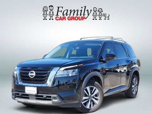 Used 2024 Nissan Pathfinder SL FWD image 1