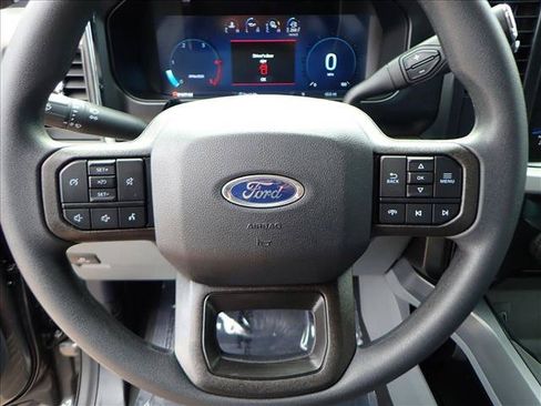 New 2026 Ford F250 XLT w/ XLT Premium Package AWD/4WD image 12