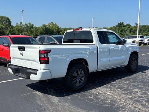 New 2025 Nissan Frontier SV image 3