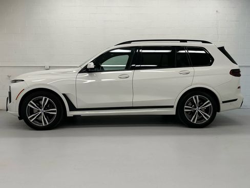 Used 2023 BMW X7 xDrive40i w/ M Sport Package AWD/4WD image 3