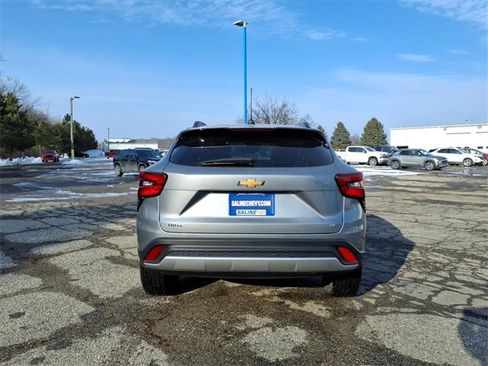 Used 2024 Chevrolet Trax LT image 6