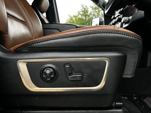 Used 2019 RAM 1500 Limited w/ Body Color Bumper Group AWD/4WD image 35