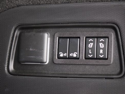 Used 2023 Cadillac Escalade Sport Platinum image 26