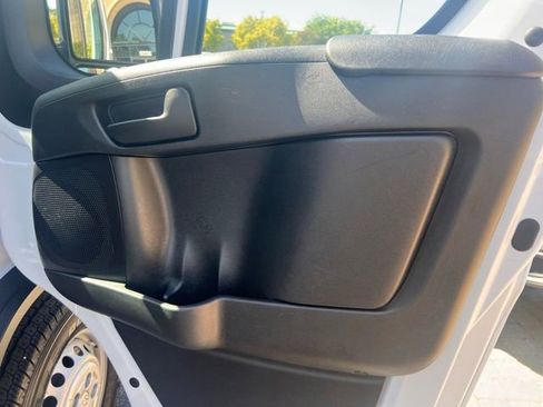 Used 2025 RAM ProMaster 2500 w/ Convenience Group FWD image 18
