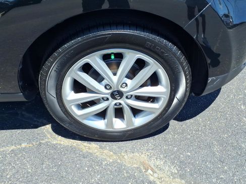 Used 2018 Kia Soul + FWD image 7