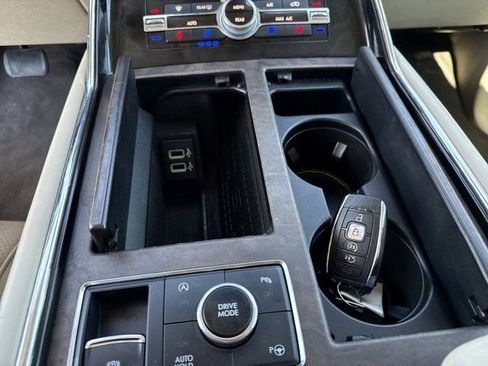 Used 2019 Lincoln Navigator Reserve image 32