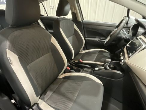 Used 2021 Nissan Versa SV image 13