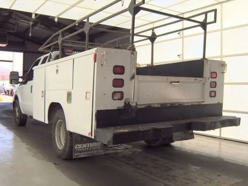 Used 2015 Ford F350 XL image 4