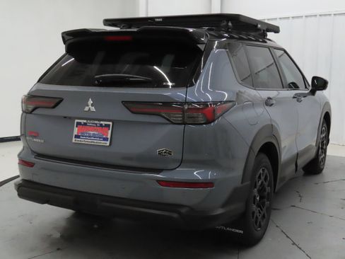 New 2026 Mitsubishi Outlander AWD image 3