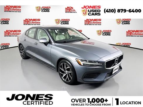 Used 2020 Volvo S60 T6 Momentum image 1