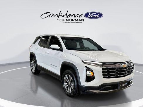 Used 2025 Chevrolet Equinox LT AWD/4WD image 11