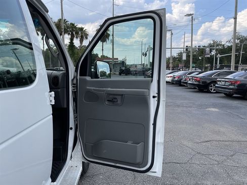 Used 2013 Ford E-350 and Econoline 350 XLT image 36