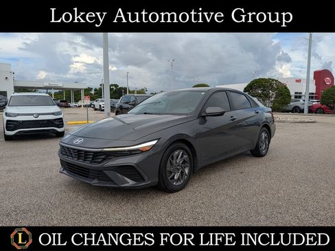 Used 2024 Hyundai Elantra SEL FWD image 1