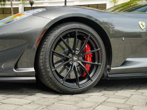 Used 2020 Ferrari 812 Superfast RWD image 45