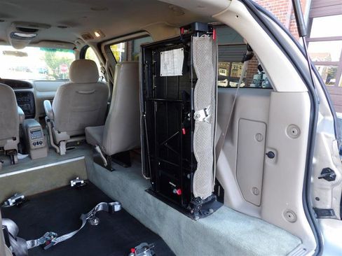 Used 2003 Ford Windstar SE image 10