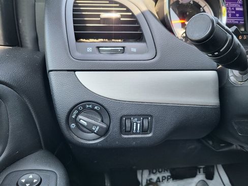 Used 2017 Dodge Grand Caravan GT FWD image 24
