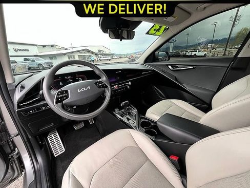 Used 2023 Kia Niro EX Touring FWD image 10