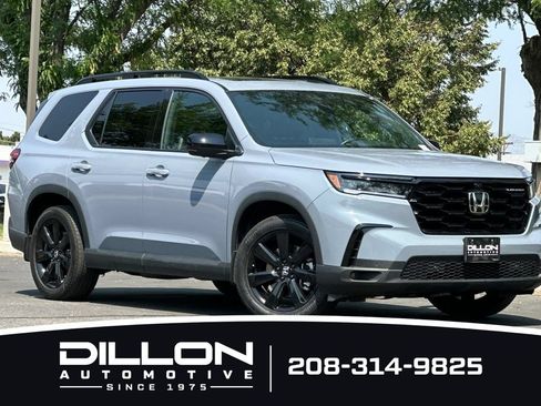 Used 2025 Honda Pilot Black Edition image 2