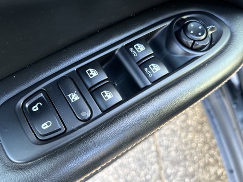 Used 2019 Jeep Compass Latitude w/ Popular Equipment Group image 20