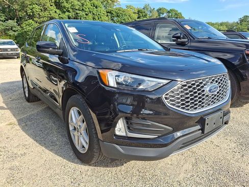 Used 2024 Ford Edge SEL w/ Convenience Package AWD/4WD image 3