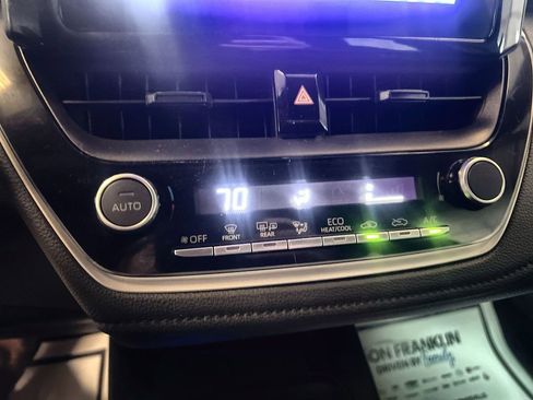 Used 2024 Toyota Corolla SE image 25