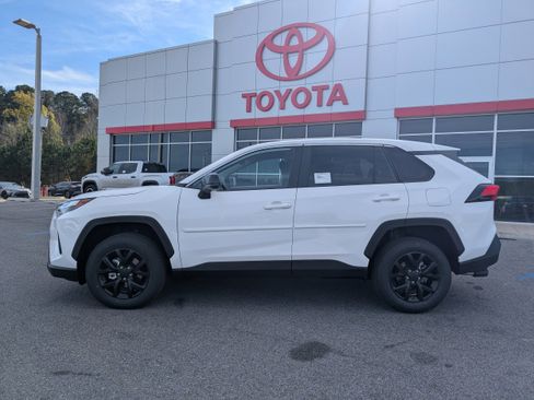 New 2025 Toyota RAV4 LE image 2
