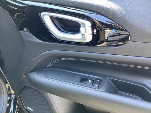 Used 2023 Jeep Compass High Altitude w/ Driver Assist Group I image 40